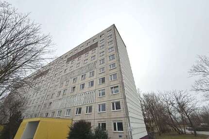 Wohnung zum Mieten in Halle (Saale) 217,60 € 34 m²