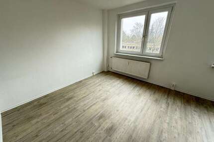 Wohnung zum Mieten in Halle (Saale) 217,60 € 34 m²